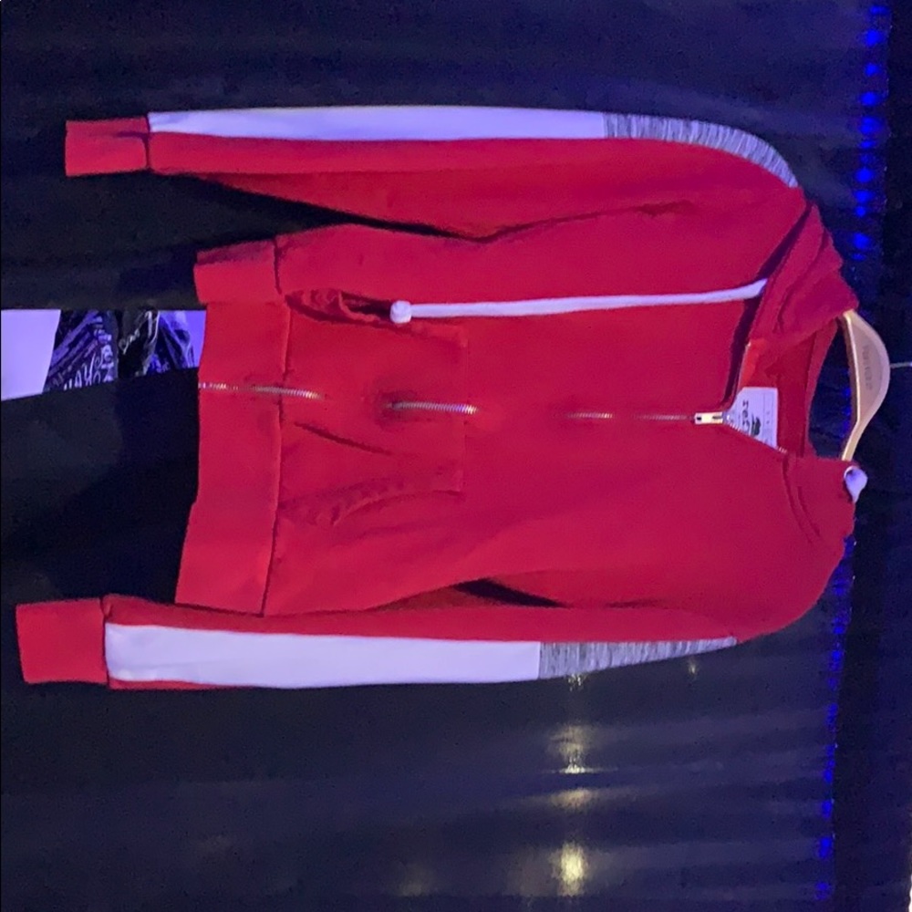 Read zip up jacket